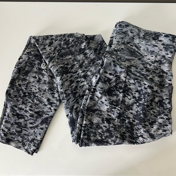 Lululemon Base Pace High-Rise Tight 25" (Estuary Grey Multi pattern) - Picture 8 of 8